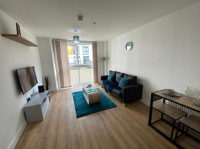 Deluxe Central Apartment - Fast Wifi- Utilitia Arena - ICC - Sea Life Centre
